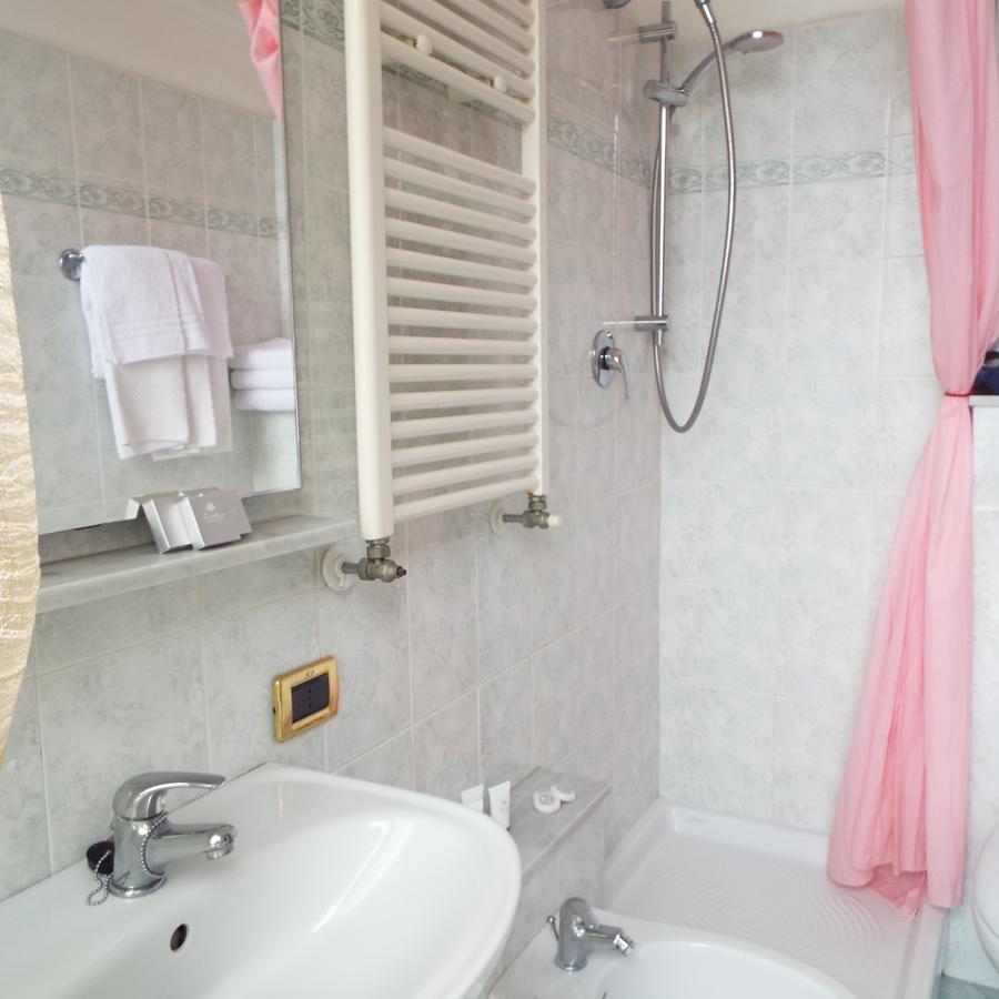 Hotel Ideale Varazze Esterno foto